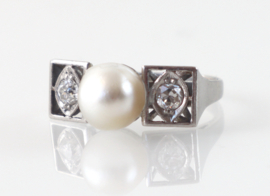 Art Deco platina ring met mooie parel en oudslijpsel diamanten