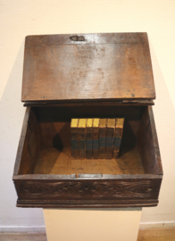 Antieke lessenaar / schrijfkist, 17e eeuw