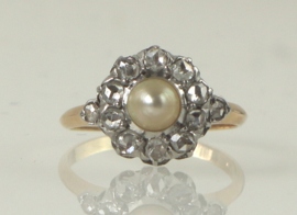Antieke 18 kt gouden ring met roosdiamant en natuurlijke parel, ca 1900