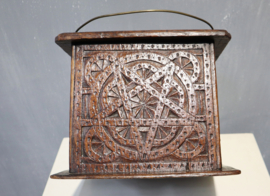 Antiek kerfsnede stoofje