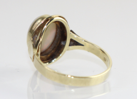 Vintage gouden ring met schitterende opaal