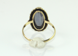 Vintage gouden ring met paarse saffier of spinel, jaren ‘70/’80.