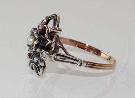 Antieke 18 karaat gouden Art Nouveau ring met parel en diamantjes