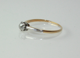 Antieke gouden solitairring met oudslijpsel diamant