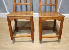 Set antieke iepenhouten stoeltjes