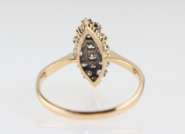 Antieke 18 karaat gouden ring, markiesring, met diamanten