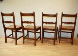 Vier antieke Engelse stoelen