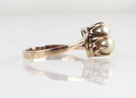 Antieke roségouden ring met twee parels in kroonzetting