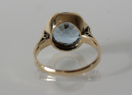 Antieke 14 karaat gouden ring met grote aquamarijn