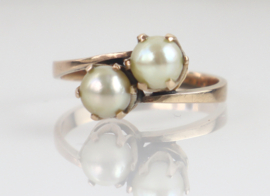 Antieke roségouden ring met twee parels in kroonzetting