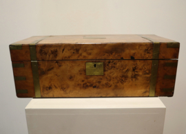 Antieke Engelse schrijfkist