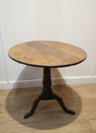 Antieke Engelse tilttoptafel, 18e eeuw