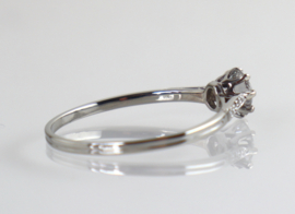 Antieke witgouden solitair ring met oudslijpsel diamant 0,55 ct.