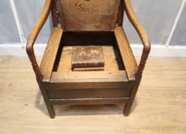 Antieke Engelse armstoel