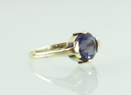 Art Deco gouden ring kleur veranderende saffier