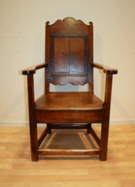 Antiek notenhouten stoel, 18e eeuw