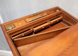 Antieke Engelse schrijfkist met geheime vakjes