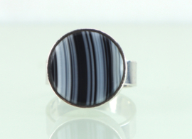 Vintage zilveren ring met streep-agaat
