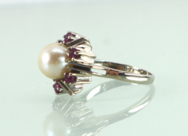 Vintage witgouden ring met parel en robijnen