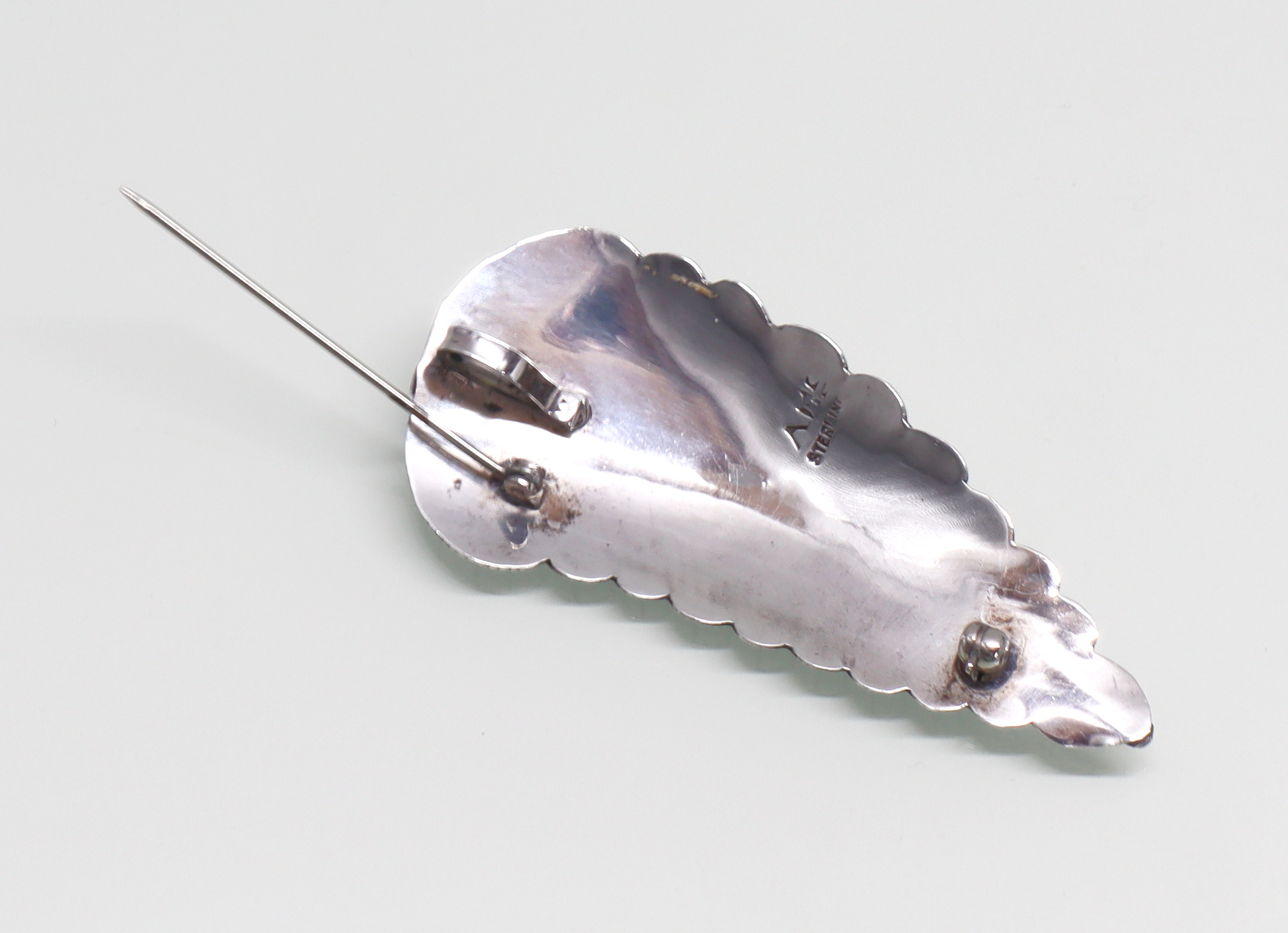 Zilveren hanger broche veer