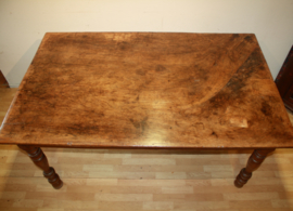 Antieke tafel