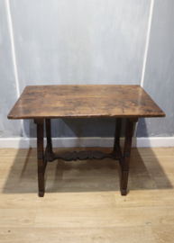 Antieke Spaanse tafel