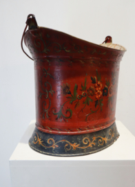 Antieke beschilderde emmer
