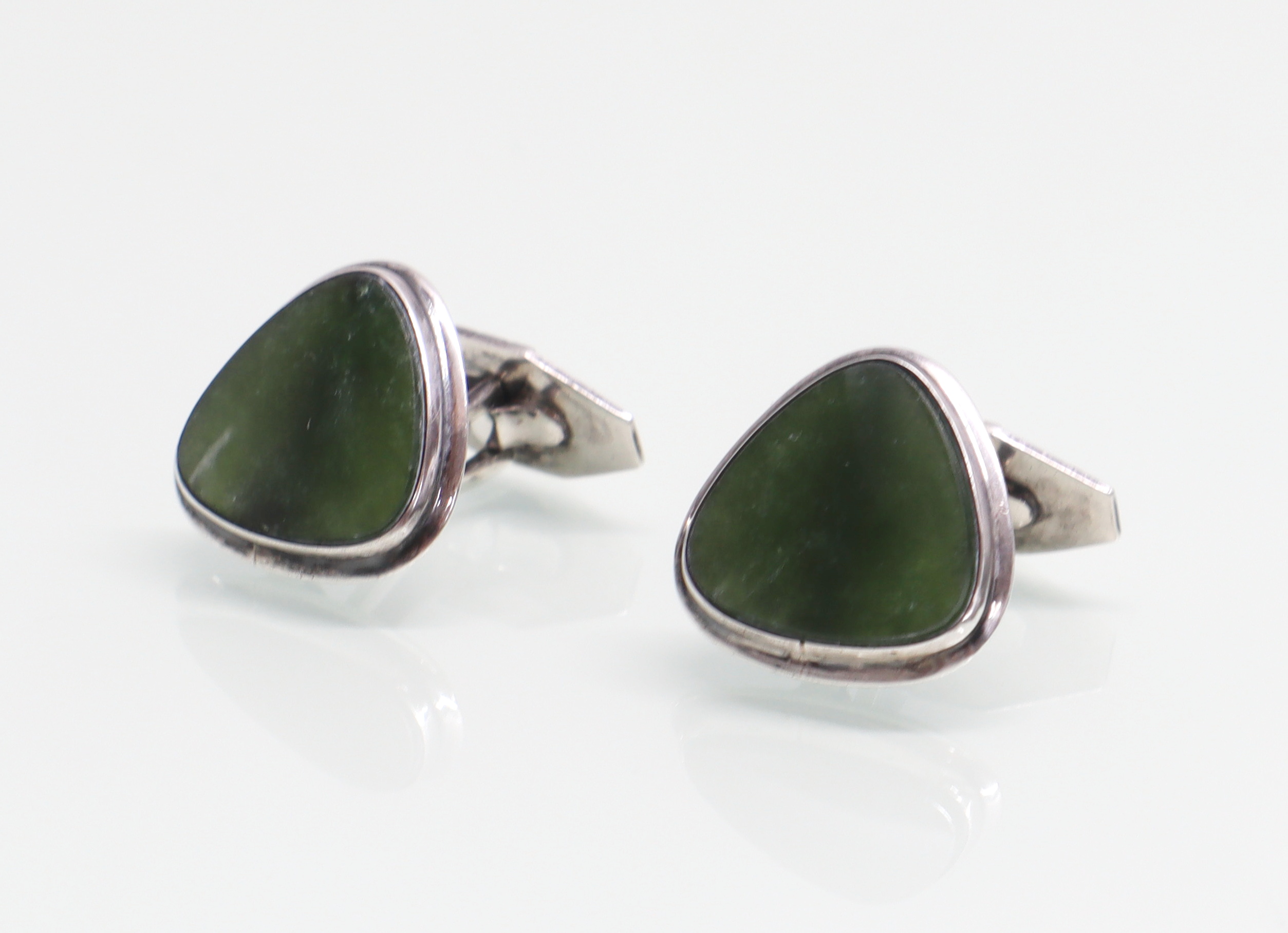 Art Deco zilveren manchetknopen met jade