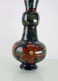 Plateel vaasje Rozenburg 1895