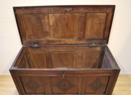Antieke Engelse kist ca 1700