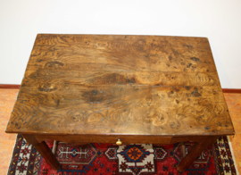 Antiek Spaanse tafel, 18e eeuw