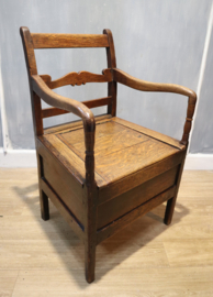 Antieke Engelse armstoel