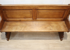 Antieke kerkbank