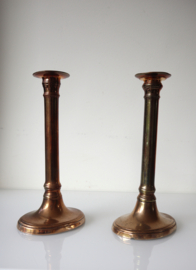 Set koperen antieke Empire kandelaars