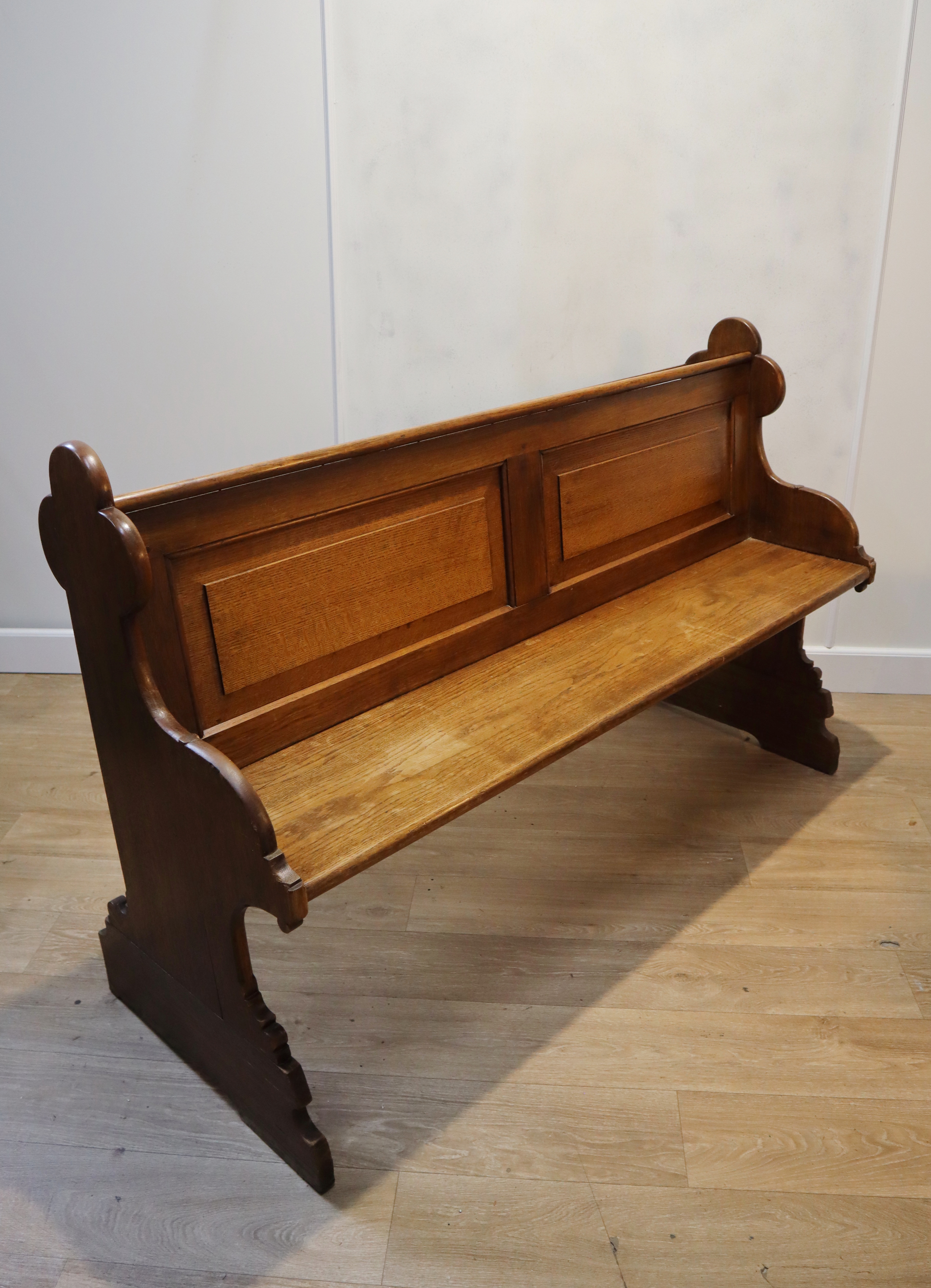 Antieke eikenhouten kerkbank