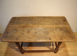 Antieke Hollandse kloostertafel