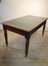 Antieke Engelse schrijftafel