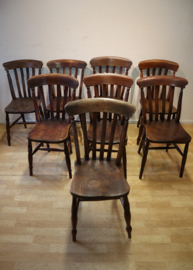 Set  van 8 antieke Windsor stoelen