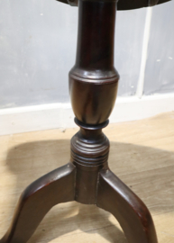 Antieke Engelse tilttoptafel, 18e eeuw