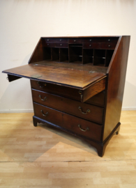 Antieke Engelse secretaire