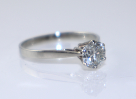 Vintage witgouden solitairring met grote diamant