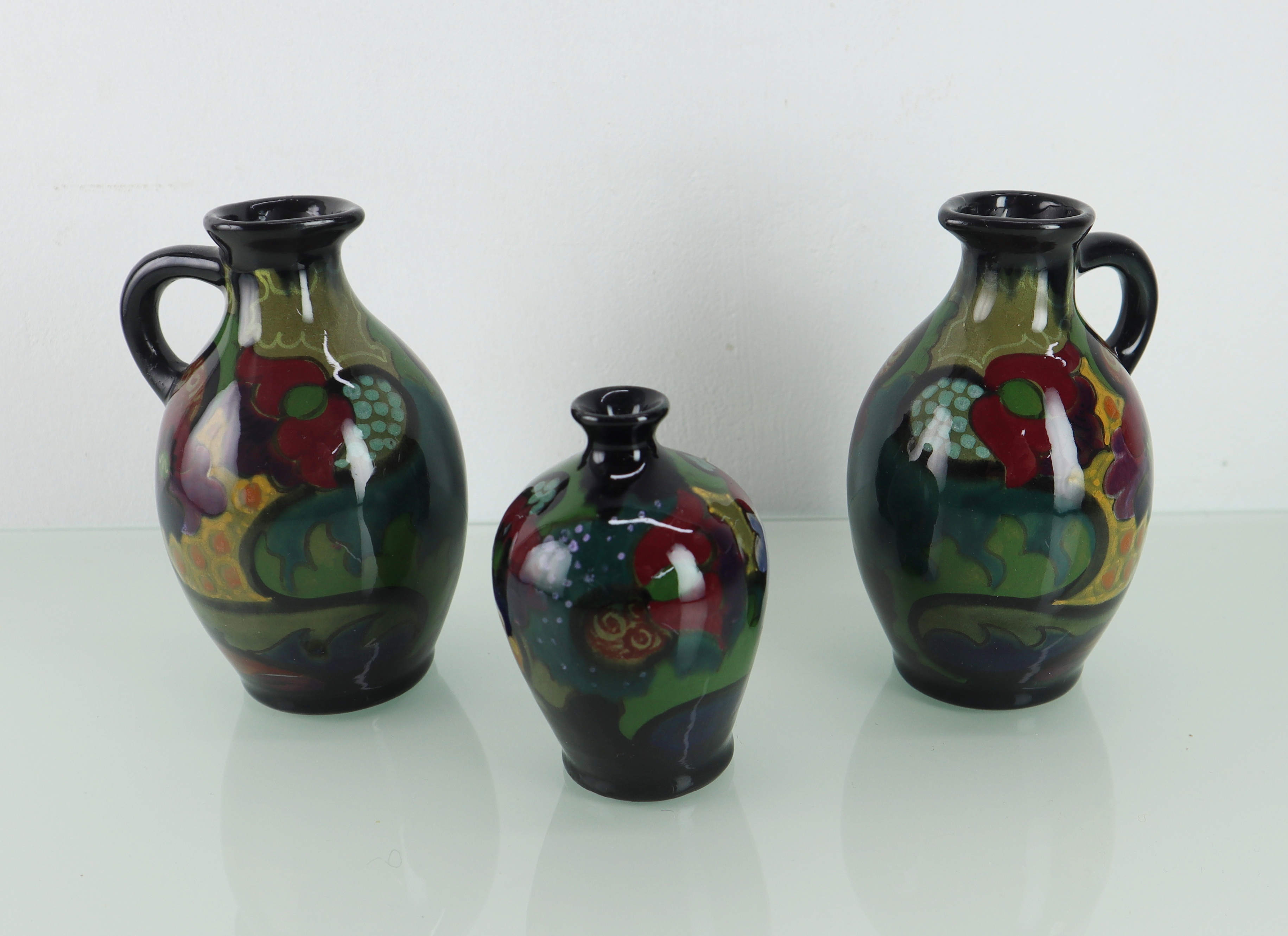 3 x Gouda plateel vaasjes, 1921