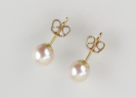 Vintage gouden oorknoppen met crème roze parel