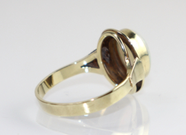 Vintage gouden ring met schitterende opaal