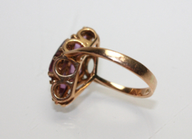 Antieke gouden ring met ruitgeslepen amethisten