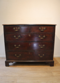 Antieke Engelse commode, 18e eeuw