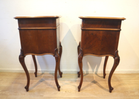 Set Franse antieke nachtkastjes