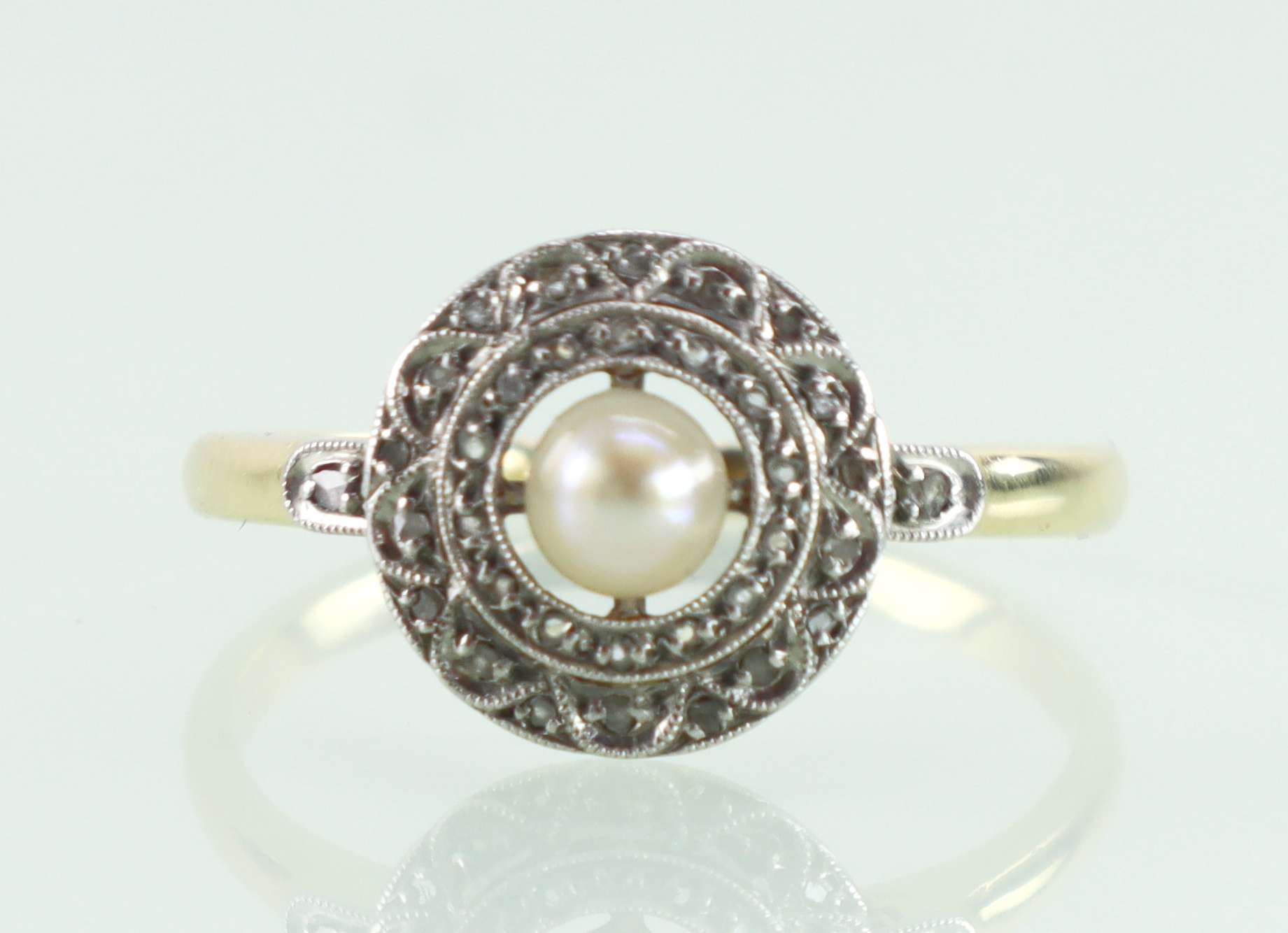 Antieke Franse gouden ring met parel en roosdiamanten