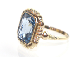Vintage gouden ring met blauwe spinel