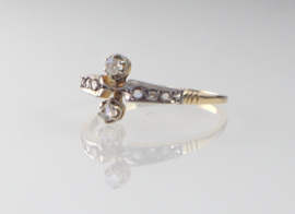 Antieke gouden ring met roosdiamanten
